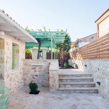 Teacher's House 4* Spartokhorion