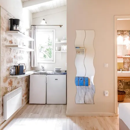 Teacher's House 4*