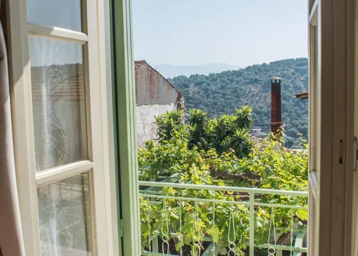 Guest house Teacher's House Spartokhorion