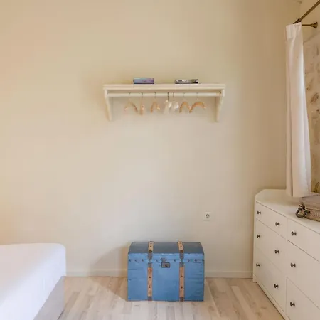 Teacher's House Spartokhorion