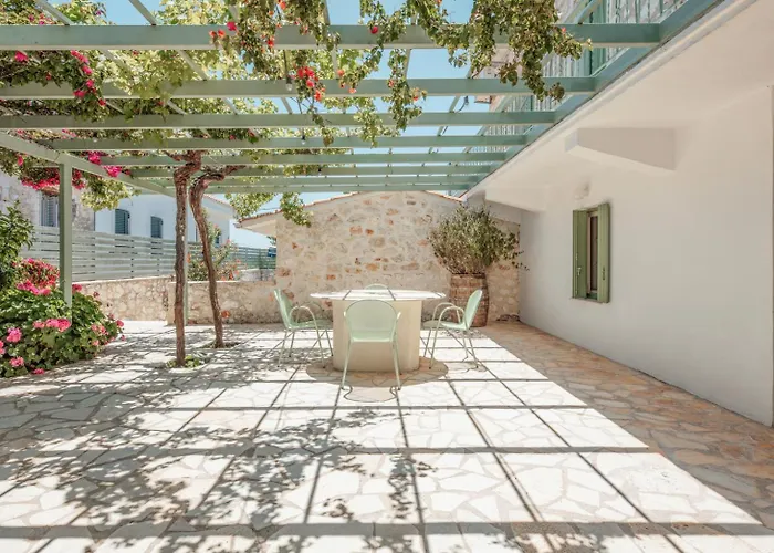 Teacher's House Πανσιόν 4*