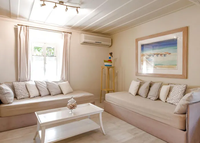 Teacher's House Πανσιόν 4*